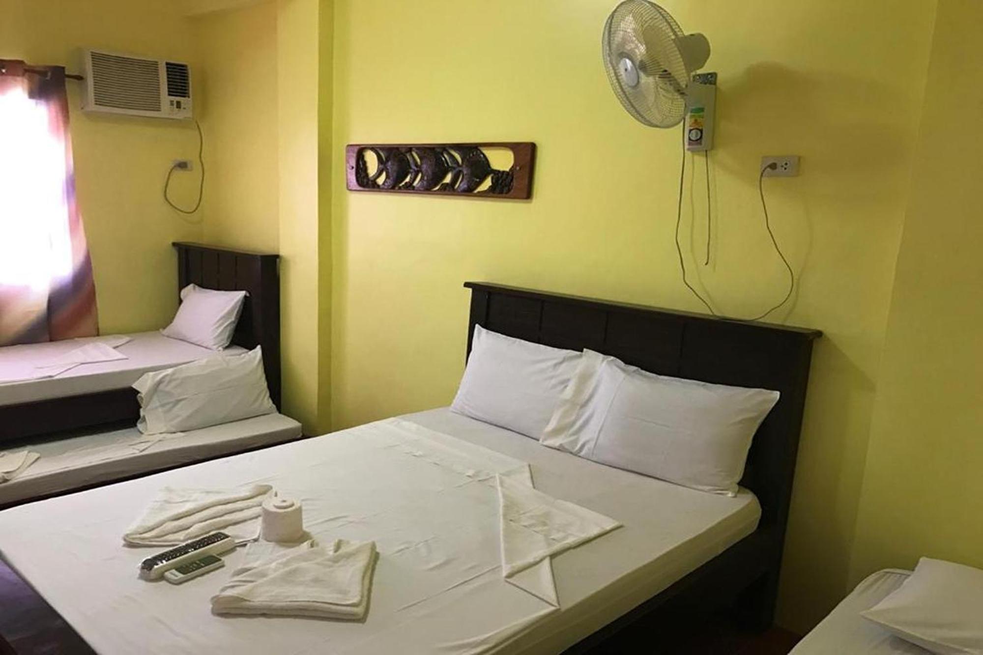 Luis Bay Travellers Lodge Coron Extérieur photo