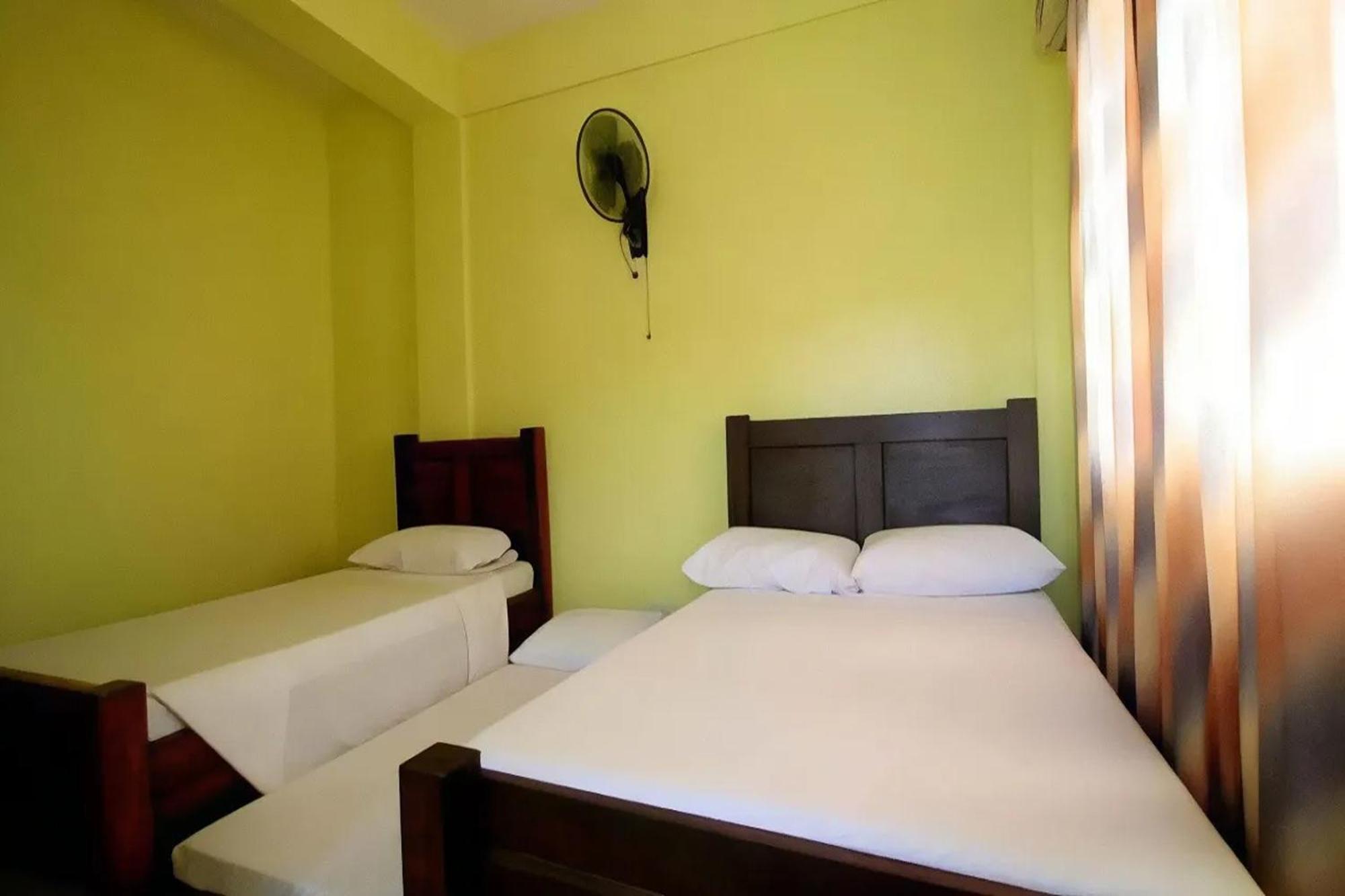 Luis Bay Travellers Lodge Coron Extérieur photo