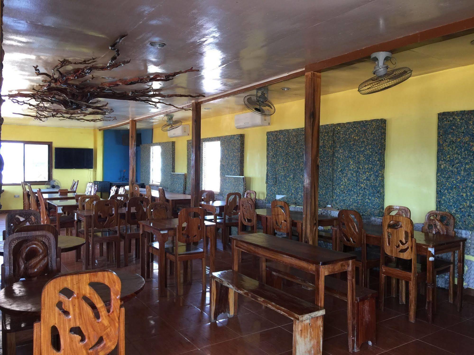 Luis Bay Travellers Lodge Coron Extérieur photo