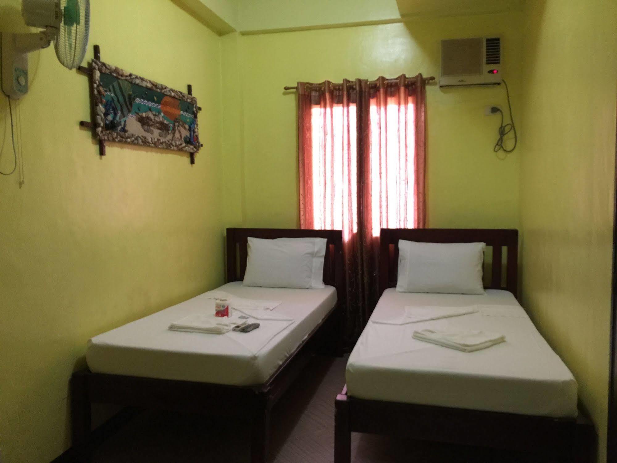 Luis Bay Travellers Lodge Coron Extérieur photo