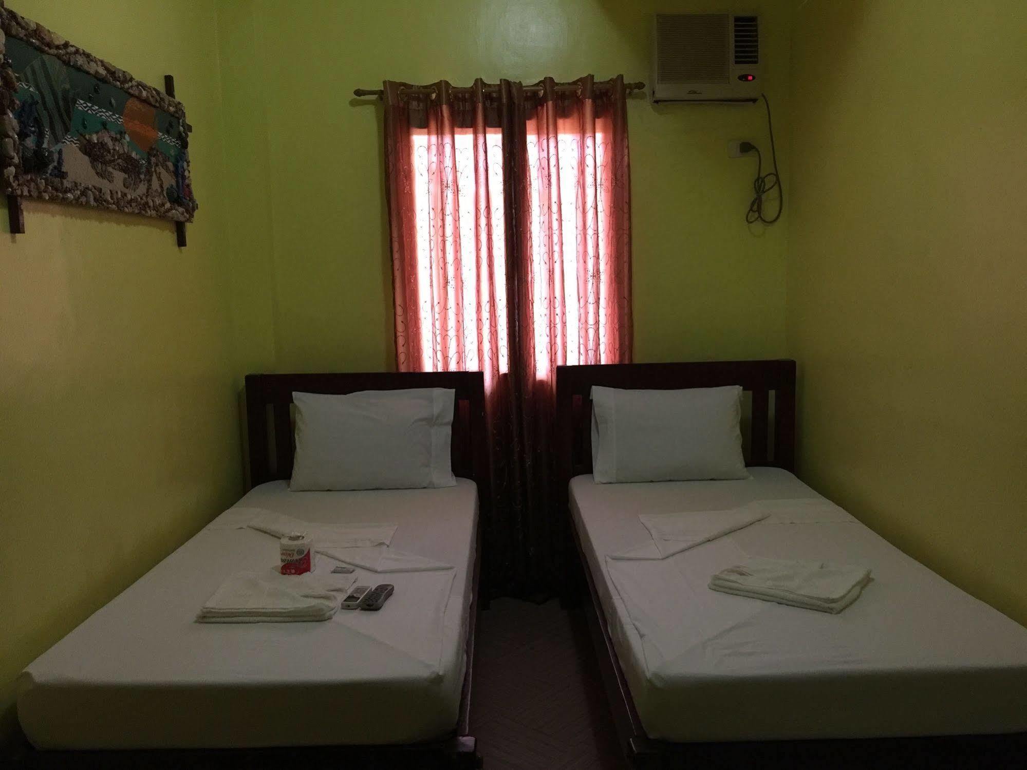 Luis Bay Travellers Lodge Coron Extérieur photo