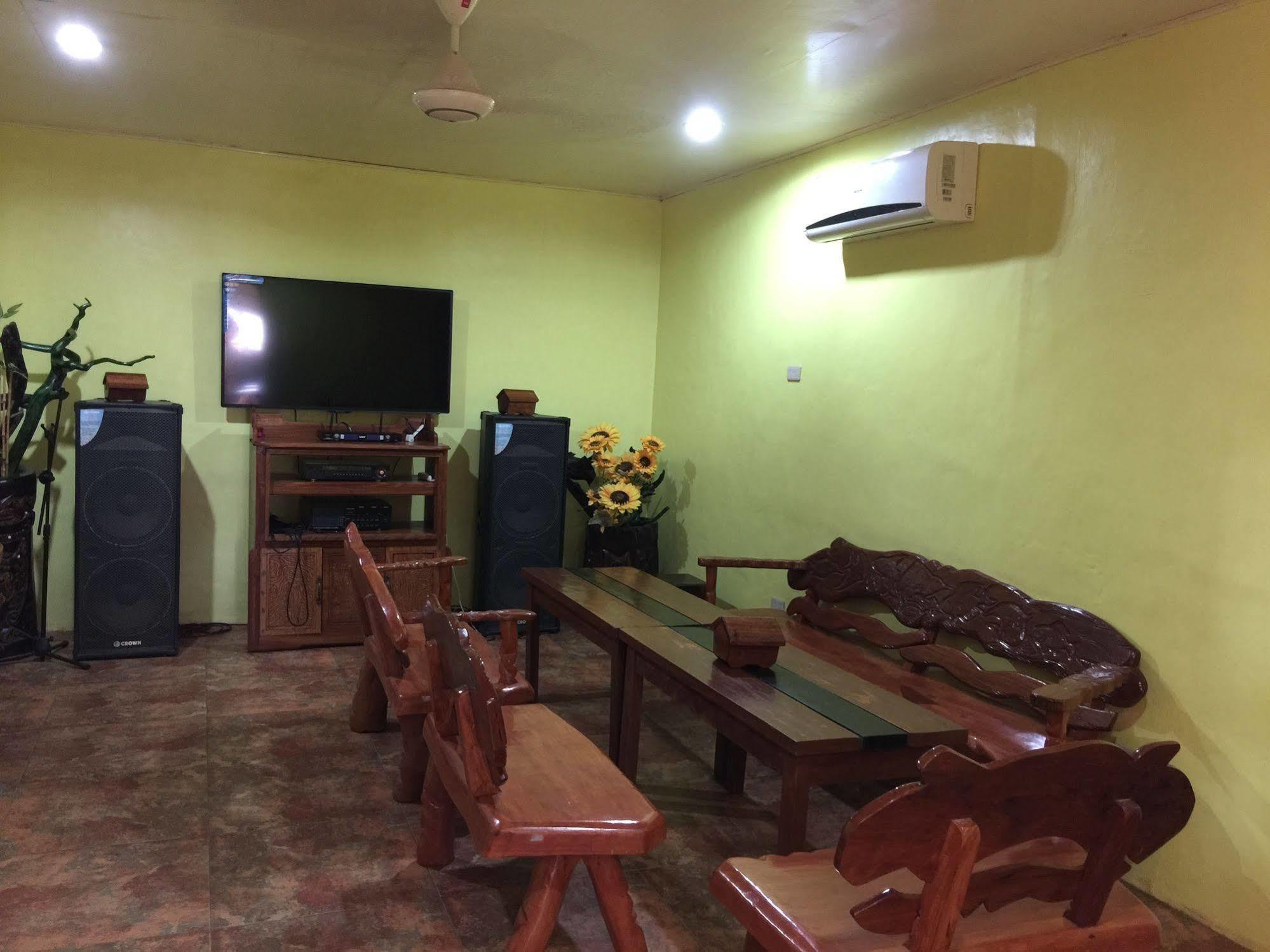Luis Bay Travellers Lodge Coron Extérieur photo